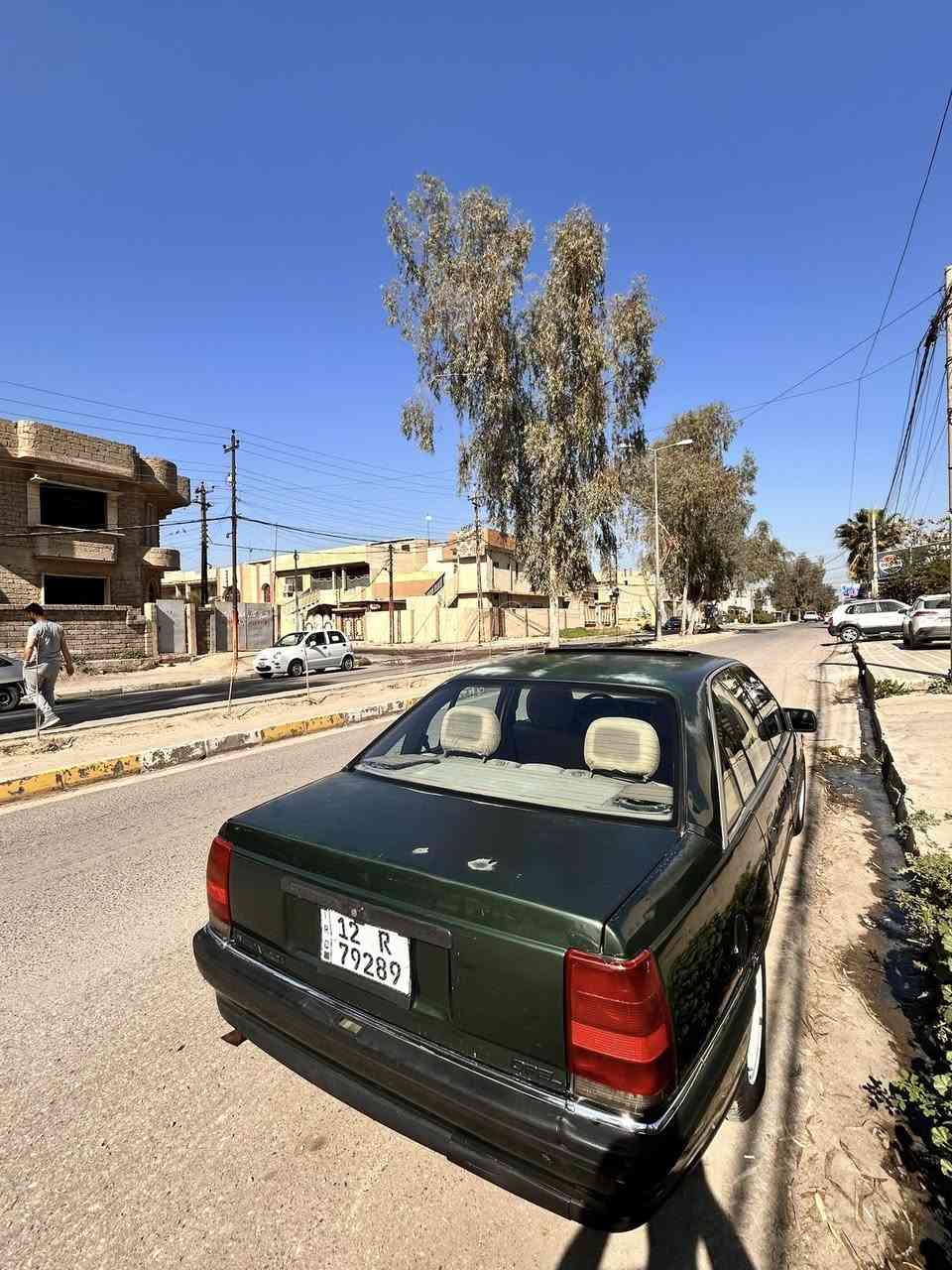 أوميكا موديل 1992 السياره تحفه جديده كلش على يد والدي الله يرحمه 
السعر 55 ورقه 
تحويل مباشر رقم جديد سنويه جديده 
الاستفسار على رقم ‭0777 270 8192‬
