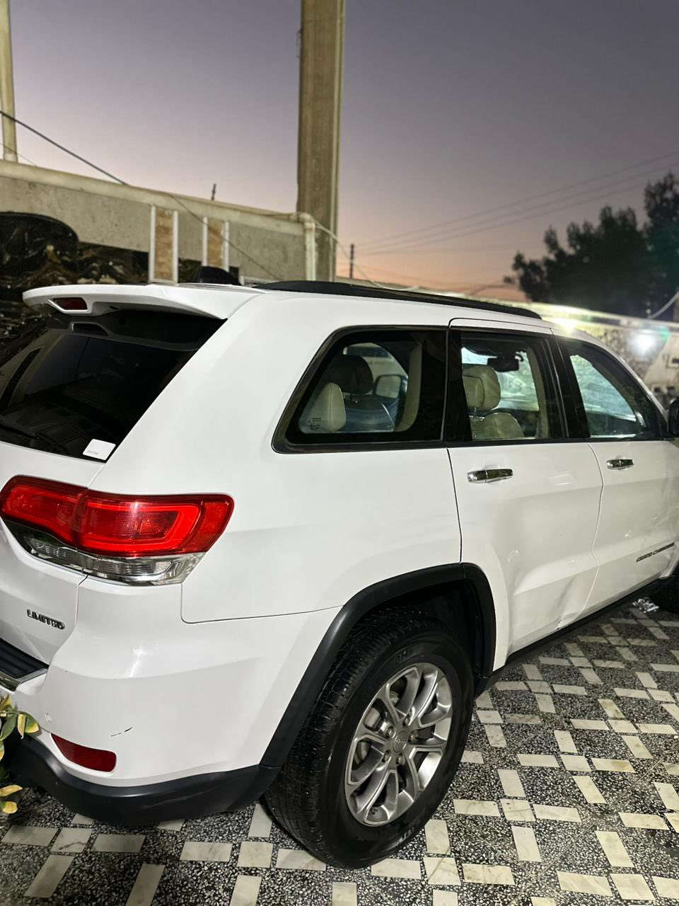 يالله
السلام عليكم ورحمة الله وبركاته 
للبيع او مراوس 
جيب كراند شيروكي 
2015 
رقم ذي قار تحويل ثاني يوم 
السياره محدثه 20
لايت زنون 
كشاف زنون
داخل جلد بيجي
  رادار جانبي 
معروفه موصفات لLIMITED 
وارد أمريكي 
الضرر بنيد وجاملغ امامي الأيسر +الأيمن  مبدل لون مال تفصيخ بلادي بدون صبغ + تصليح لغده الجاملغ من فوك فقط تصليح السياره جاهزه من كلشي كل نقص مابيه 
السعر 175 وبيه مجال 
للاستفسار 
واتساب او اتصال ***********
