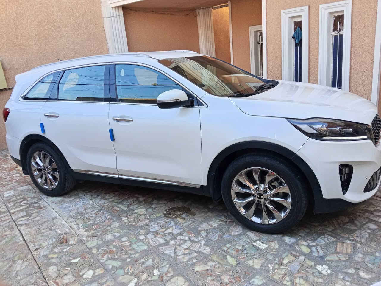 سورنتو 2019
ماشية 73 
السعر 230

بيهة 3 طخات بسيطة بدون صبغ  وبارد والسيارة شرط التحويل

كير ومحرك مكفول

ويل كروم

مرى كهرباء شفط

اشاره ترحيب

يدات نيكل

بردات خلفيه

کشنات 2 كهربائي

كامره خلفيه 

شاشه كبيره

شحن لاسلكي

اشاير بالمري

ثلاثة انضمة تحكم قيادة

تحكم ستيرن

ثلاث قطع تبريد
للتواصل ***********
