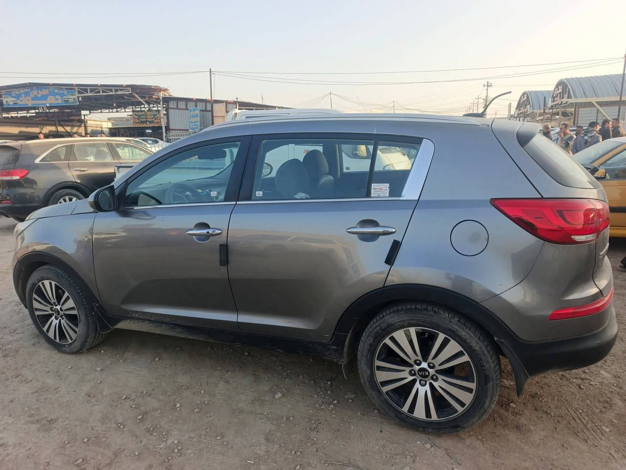 كيه  سبورتج
موديل١٦
مكينه٢٤٠٠
تخم تاير 
حدايه نضيفه
٤سنلدر  ٤راكب
سياره  بيه  جاملغ وبنيد 
 سياره   باسمي  ثاني يوم  مداور  
مكان  سياره دوانيه  استفسار   خاص    او عل  رقم  
***********
