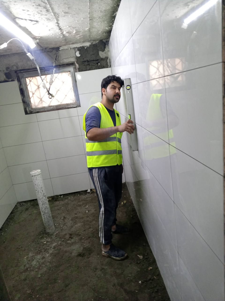 خلفة سيراميك ارضي جداري عمل درجه اولى متفرغ حالياً ***********
بغداد
