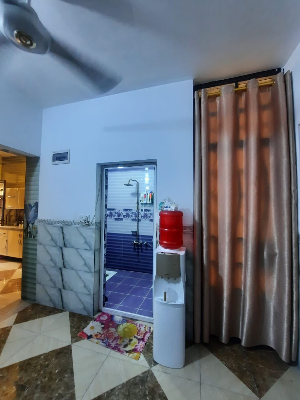 للبيع 100م طابق واحد في الخطيب الزراعي للستفسار:***********
