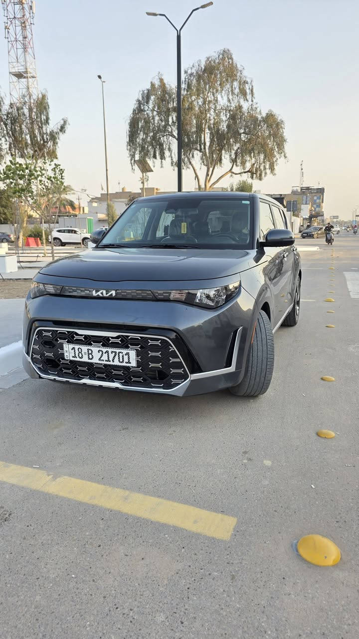 السلام عليكم 
كيا صول gt لاين 
موديل 23
فول مواصفات
فتحه بصمه شاشه جبيره كاري بلي
نقطه عمياء اطفاء ذاتي تشغيل ذاتي تشغيل عن بعد
رادرات اماميه وجانبيه 
ستيرن حرف D
محرك 2000 دوش 
بدون حادث فقط الشباك مبدل بدون ايرباك
السعر 168 ورقه بيها مجال جدا بسيط 
مكاني بابل الحله ***********
