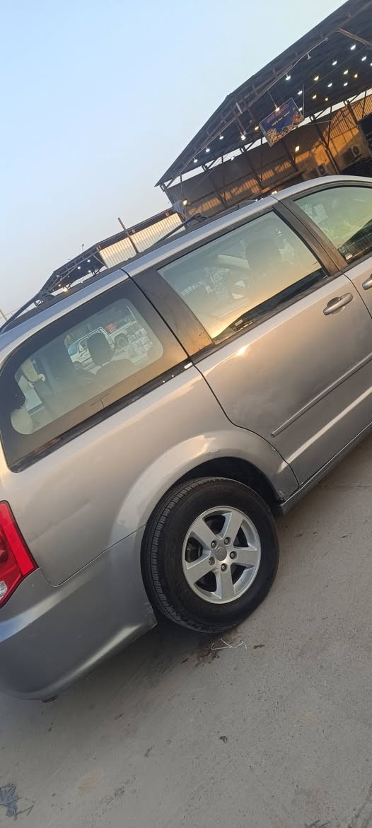 دوج كرفان
 موديل 13
بيبان كهرباء
جنطة كهرباء
كشن السايق كهرباء
3 قطع تبريد
6 سلندر
مكينة 3600
كشنات سياحي
الجنطة شفط
 رقم بصره دولي السيارة باسمي 
 السيارة داخله اكلين بدون حادث بلعراق بيها طخات مكانات ومعمرات يعني ابيع مصبوغة احزام
السعر 125  مكاني بصرة قرنة 
الاتصال على الرقم ***********
