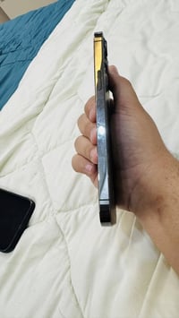 ايفون 12 بروماكس نموذج m  256 ذاكرة مثل ماموضح بالصور مكسوره الكلاس ما...