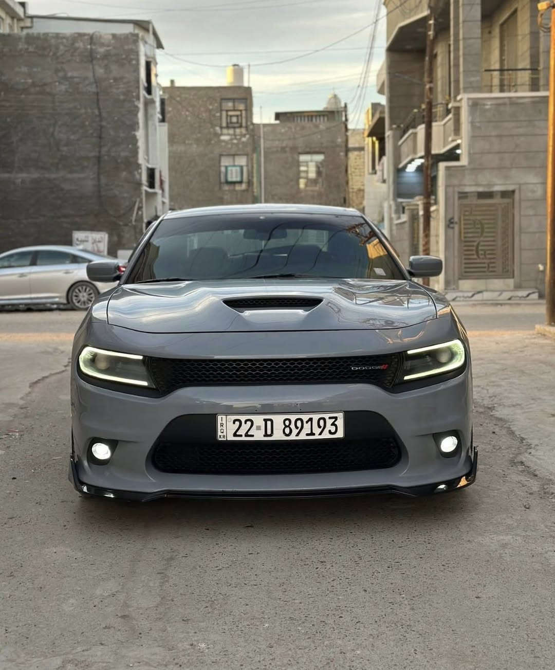 جارجر 2021 GT
لون سموك وليس سمنتي مميز جداً وقليل موجود منة
الموديل :2021  
العداد : 97 كيلو
المحرك : V6.  3.6L 
 حادثها بابتين باب مبدل نفس الون وباب مصبوغ بدون دواخل نهائياً
لغد شاصي كير مكينة كفالة
بدون ايرباك 
المواصفات :
* نسخة GT
موصفات السياره شفتات ستيرن 
تحكمات ستيرن 
* كشنات حضن جلد لون احمر 
* مصابيح أمامية زنون . 
* كشافات الضباب زنون . 
* المصابيح الأمامية مع LED . 
* حساسات . 
* شاشه كبيرة مع نظام ملاحة نفكيشن GPS .
* الشاشة مع اوپشنات . 
* سستم صوت الپاين .
* ويل قياس 20 انج . 
* تشغيل عن بعد . 
* محدد سرعة . 
* تلفون بلوتوث . 
* كاميرا خلفية .
* مرايا متحسسة للاضاءة العالية .
* . 
* دخول ذكي (بصمة) .

مكانها:بغداد الدوره 
السعر:240 وبيها مجال
للاستفسار : ***********
