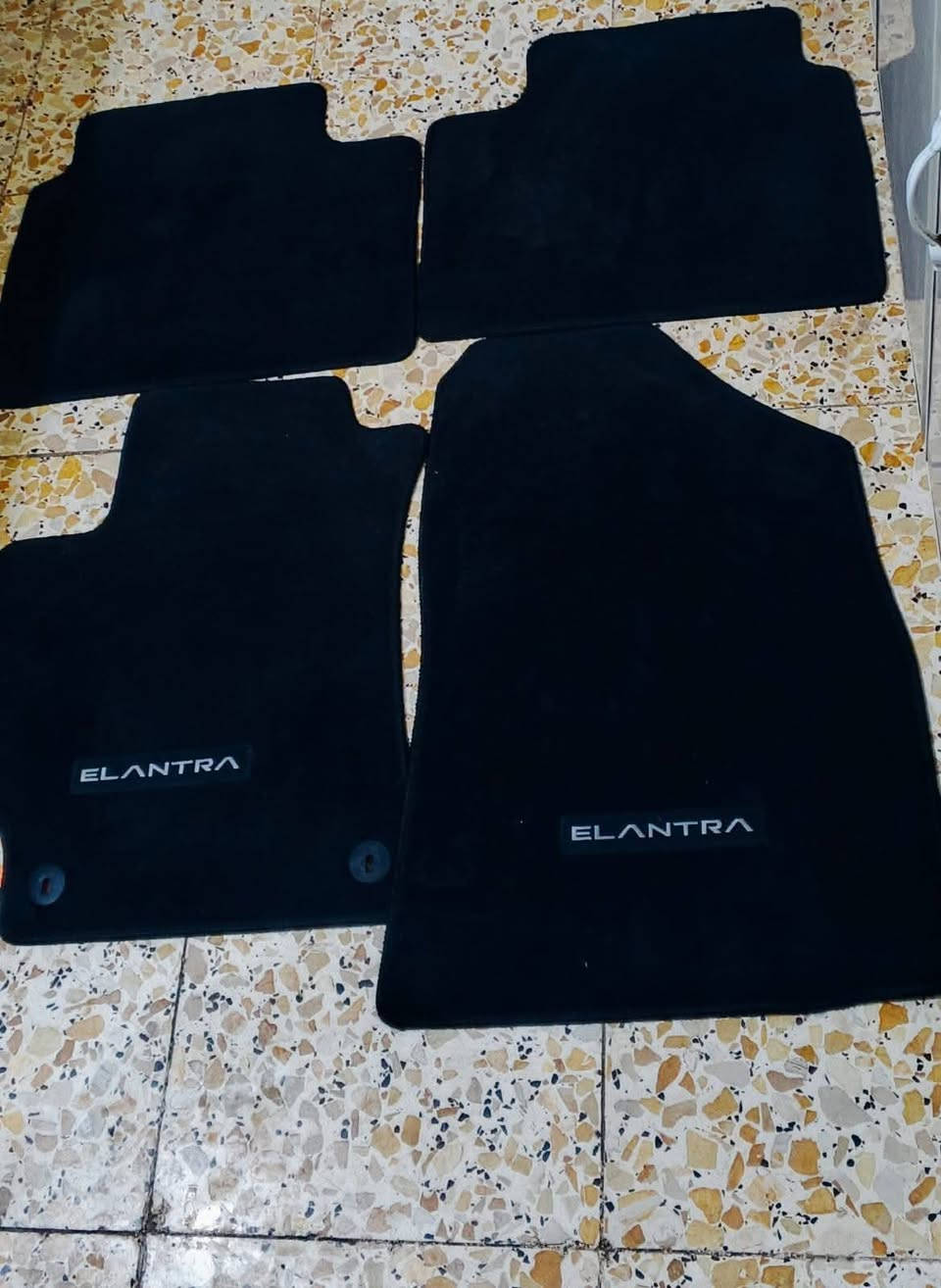 دعامية النترا موديل ٢٥ امريكية بيها تصليح كاملة وارضيات جدد ممشدوات ابد للبيع
***********
