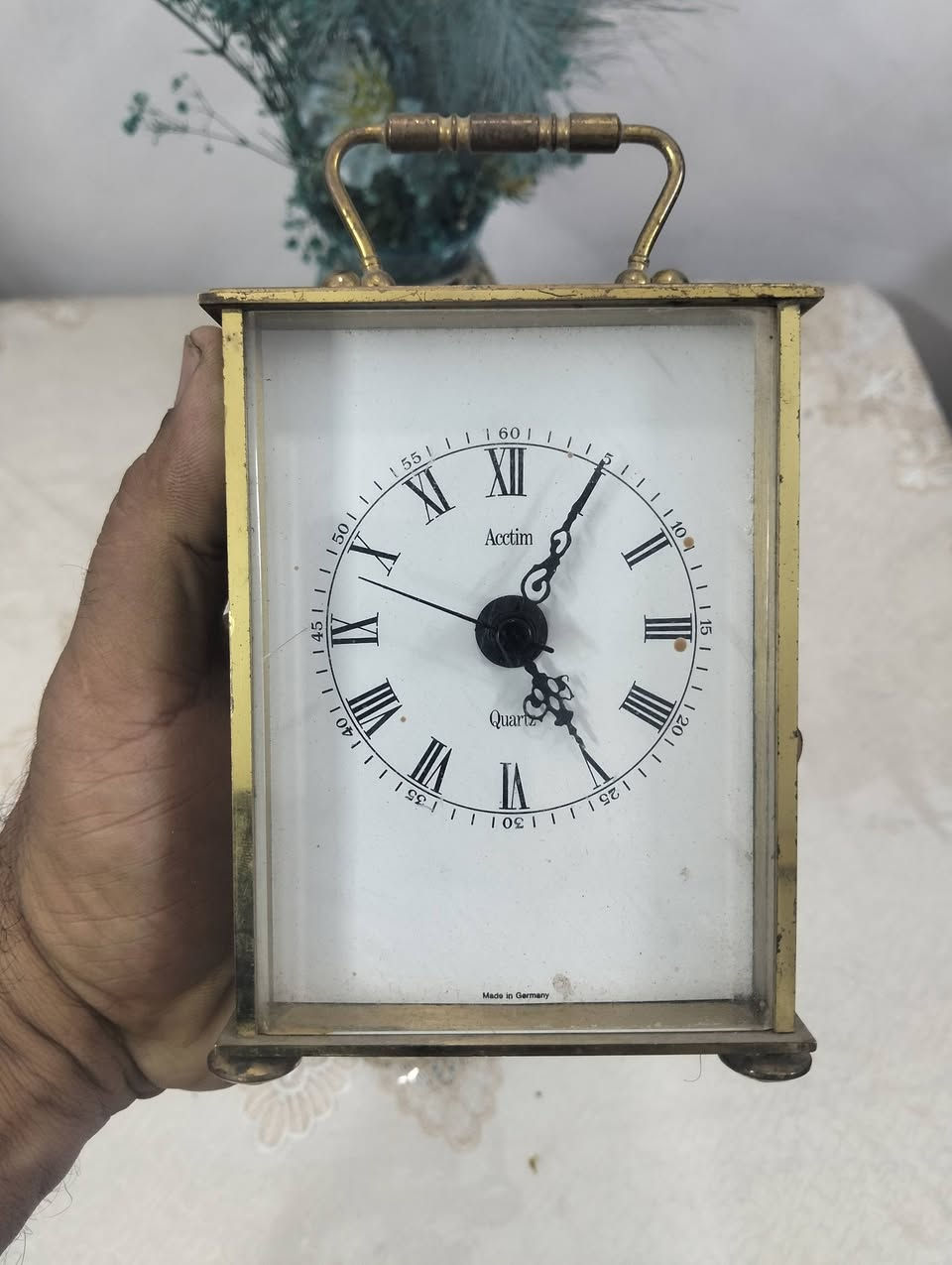 البيع 
تحفة 
ساعة الماني نحاس اصلي الوزن الثقيل شغالة 
بغداد
***********
