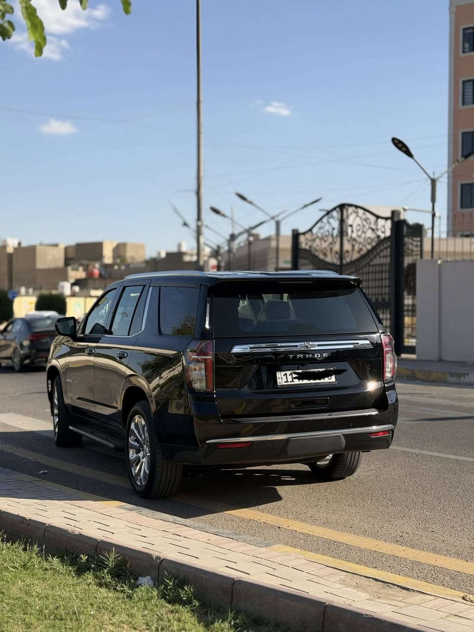 🛑—تاهو LS للبيع موديل 2024 —🛑
وارد خليجي وكالة المنصور ام الضمان
..المواصفات 
..بصمه 
..حساسات اماميه خلفيه 
..رادار امامي 
..مانع تصادم 
..تحديد مسار 
..رادرات جانبيه
..كامره خلفيه دواره
..ثلاث قطع تبريد 
….شاشه اعطال
..سايد بريك دكمه 
..تحكمات ستيرن 
..كرسي كهرباء 
..لد نهاري 
..زنون اصلي 
..تشغيل عن بعد
…وباقي المواصفات المعروفه  
ماشيه 68الف كيلو متر
السياره ربع الجاملغ صبغ ورصعه مسحوبه bdr والسونر موجود بلمنشور
—————————————————
السعر455ورقه  وبيها مجال 
‏‎العنوان بغداد شارع فلسطين
لأستسفار ***********
