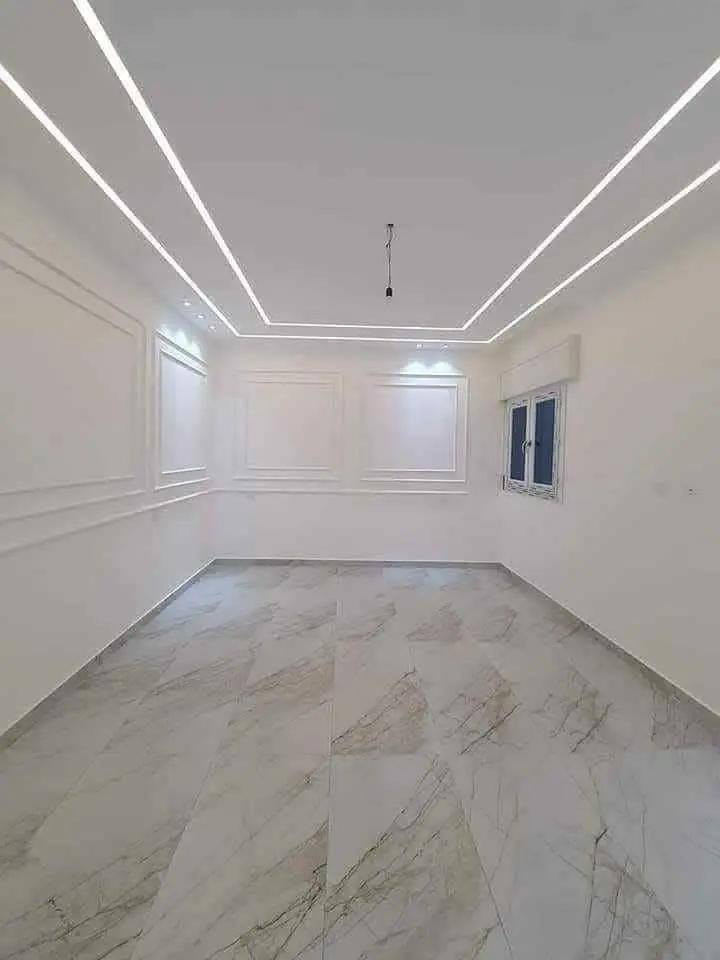 سلام عليكم صباغ عبود يوجد صبغ جوتن متر الف6 يوجد صبغ بتك متر ال6 مواد وعمل تواصل عله هاذه لرقم ***********
