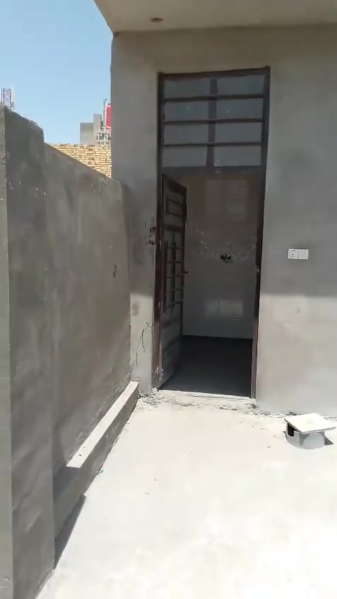 بيت للبيع مساحه 150 متر واجه 10 نزال 15 طابو زراعي سند 25 بناء حديث الموقع شارع 100 يبعد عن الشارع 70 متر بفرع الصيدليه مال زهراء سلام نقص ارضيه فقط السعر 80 وبي مجال استفسار اتصل *********** وبي وات ساب
