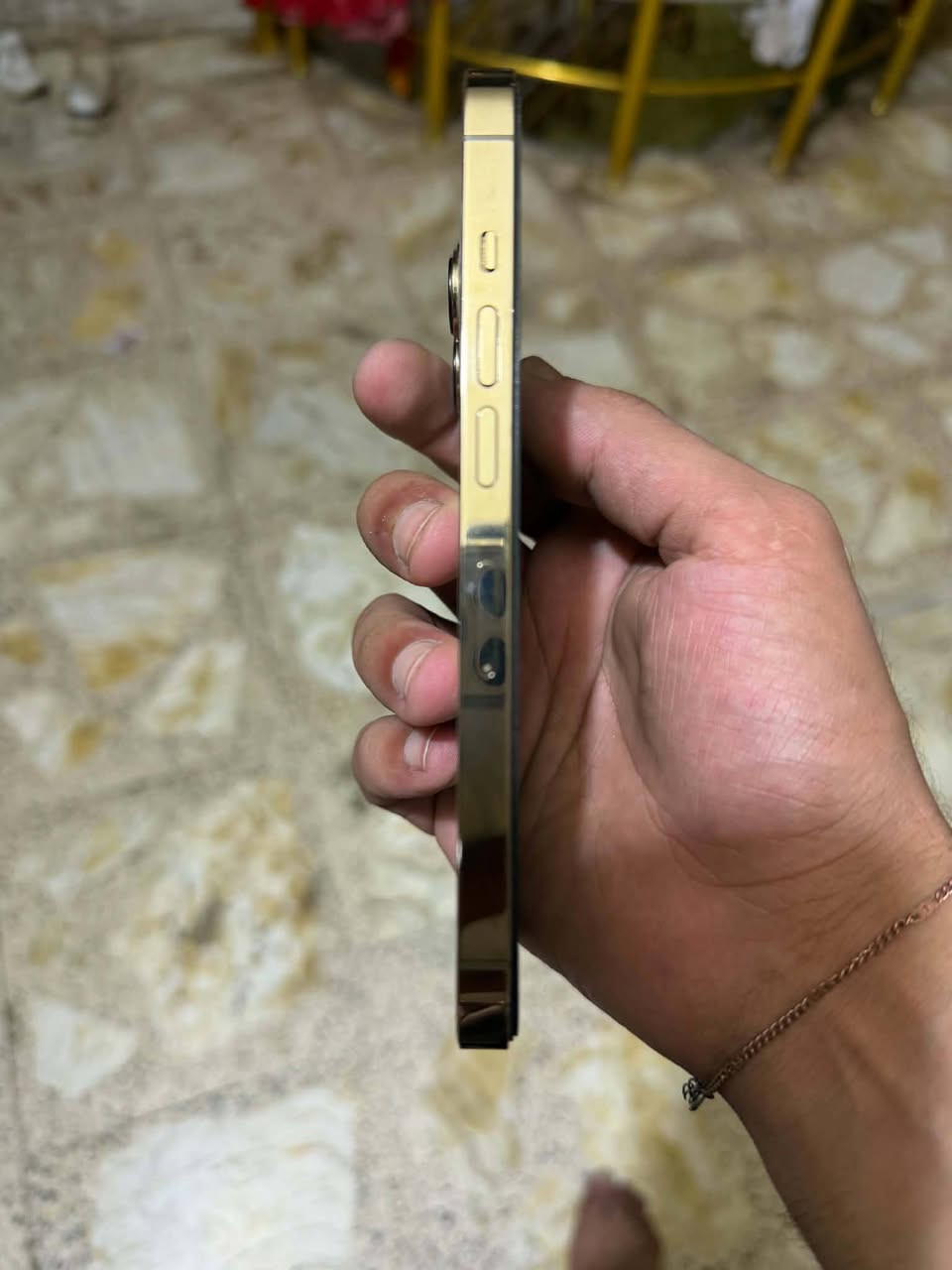 ايفون 13 برو فقط
ذاكرة 512 

نموذج M  

بطارية 92 🔋

مكفول كفالة عامة 

وتر بروف ممفتوح ابد 

بدون ملحقات 

سعرة 575 قفل بدون اي عملة 

مكاني بغداد البلديات 

***********
