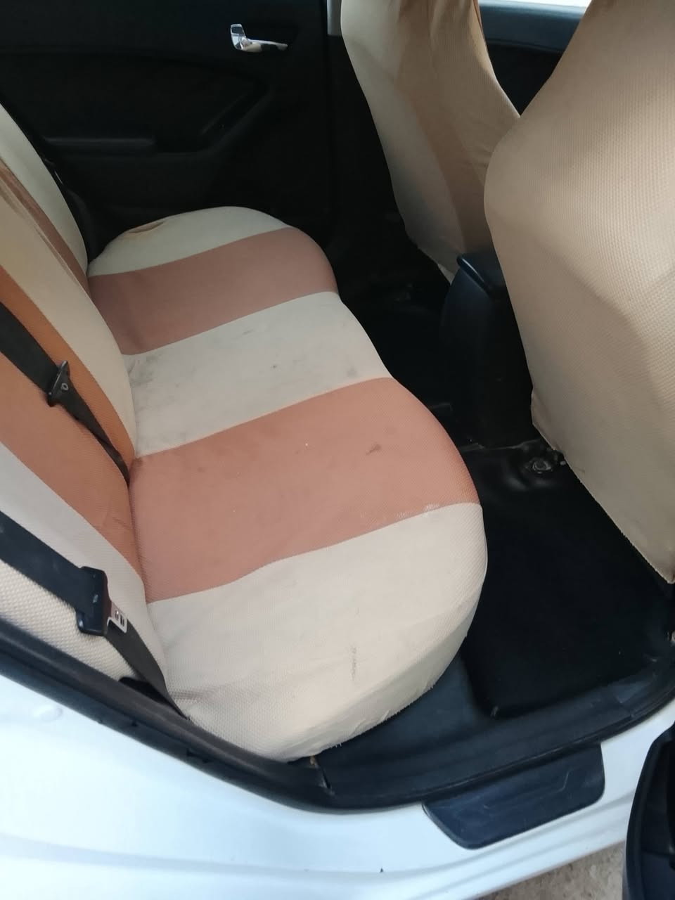 سلام عليكم
فورتي للبيع موديل ٢٠١٦ وارد امريكي 

مكاني بغداد سياره جاهزه 

راعيهه متوفي 

***********

تصل وتعرف تفاصيلهه أكثر
