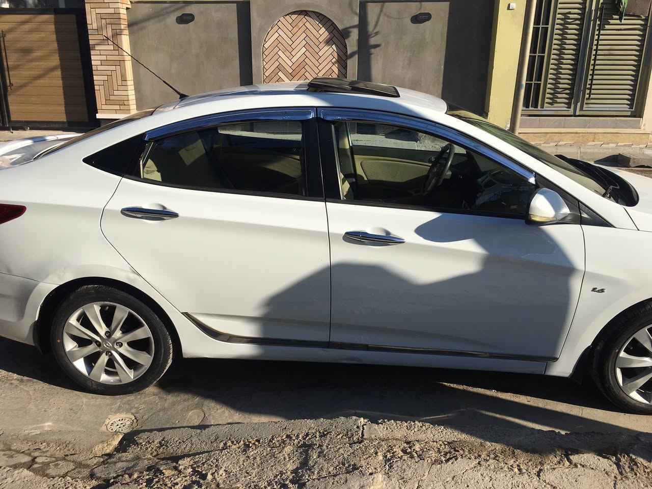 السلام عليكم 
اكسنت ٢٠١٢ خليجي محرك١٦٠٠ كير تبريد صدر ممتازات سياره جاهزه كل نقص مابيه رقم بغداد بيه جاملغ خلفي صبغ اثر طخه بسيطه بدون دواخل السعر ١٠٠$ وبيه مجال الإتصال 
***********
عنواني بغداد الكرخ
