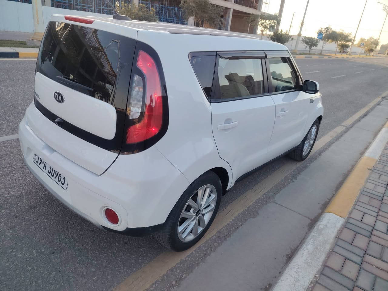 صول ٢٠١٧ محرك ٢٠٠٠ صبغ جاملغ امامي والدور الجاملغ الخلفي سونار بلمنشور ماشيه ٧٨ محرك كير تبريد حداديه كله تمام سعره ١٢٠ اتصال ***********
