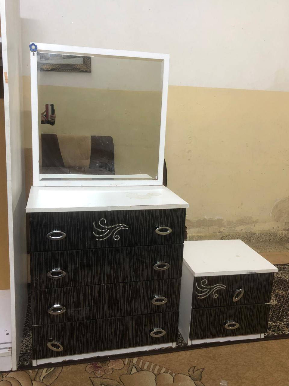 كنتور سلايت مع ميز تواليت مع كوميدية ٣ قطع نظيفاات كلش ما بيهن اي عيب
للاستفسار الاتصال على  ***********
