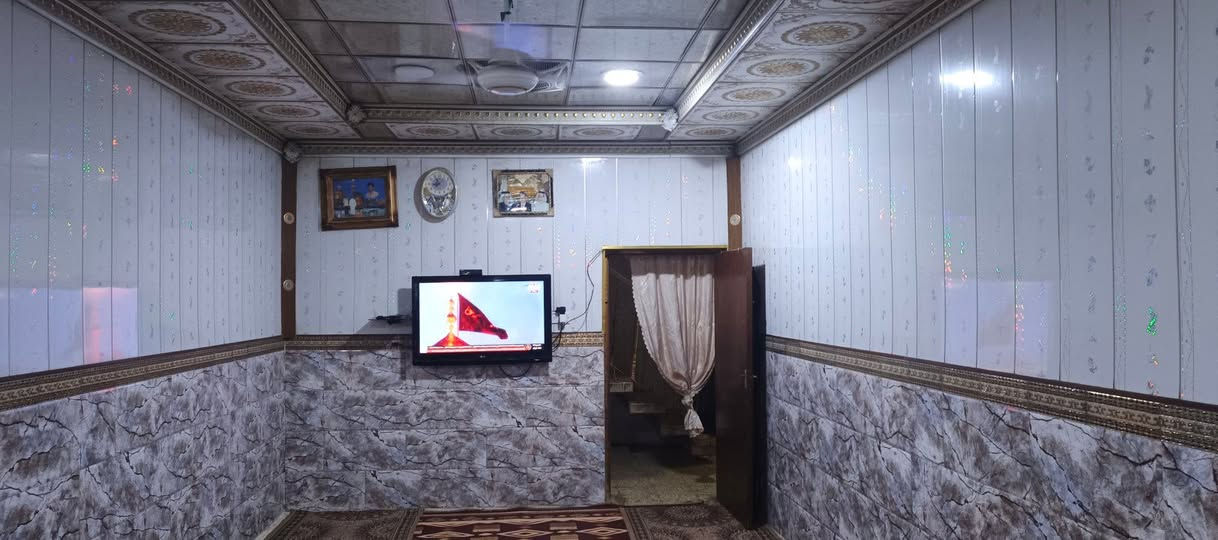 ياالله دار البيع منطقة ابورمانه قرب ساحت باريس على شارع العام  تجاري موقع مساحة 240 لبيت طابق ونص رقم الهاتف ﷼***********﷼***********
