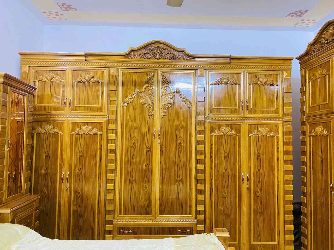 غرفه عراقي لبيع نضافه فول السعر مليون و٦٥٠ بي مجال ***********
