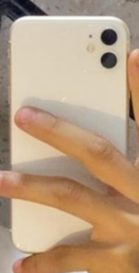 آيفون ١١ • ذاكرة ٦٤ • ظهر مكسور