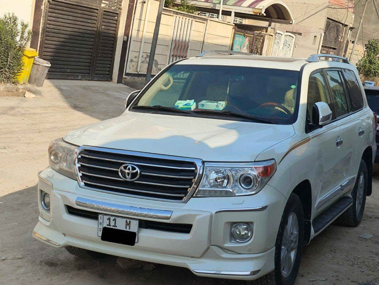 السلام عليكم
لاندكروز ٢٠١٥ رقم بغداد دولي ماشيه 115 حقيقي 
مكفوله كفاله عامه ما عدا بارد بل الباب اصبع جدا خفيف الباقي كفاله من صبغ وتبديل
فول مواصفات فتحه 
تشغيل عن بعد مري قلاب وباقي المواصفات المعروفه
السعر ٤٠٥ وبيها مجال حك الجيه
مكان السياره بابل حله
للاستفسار
***********
