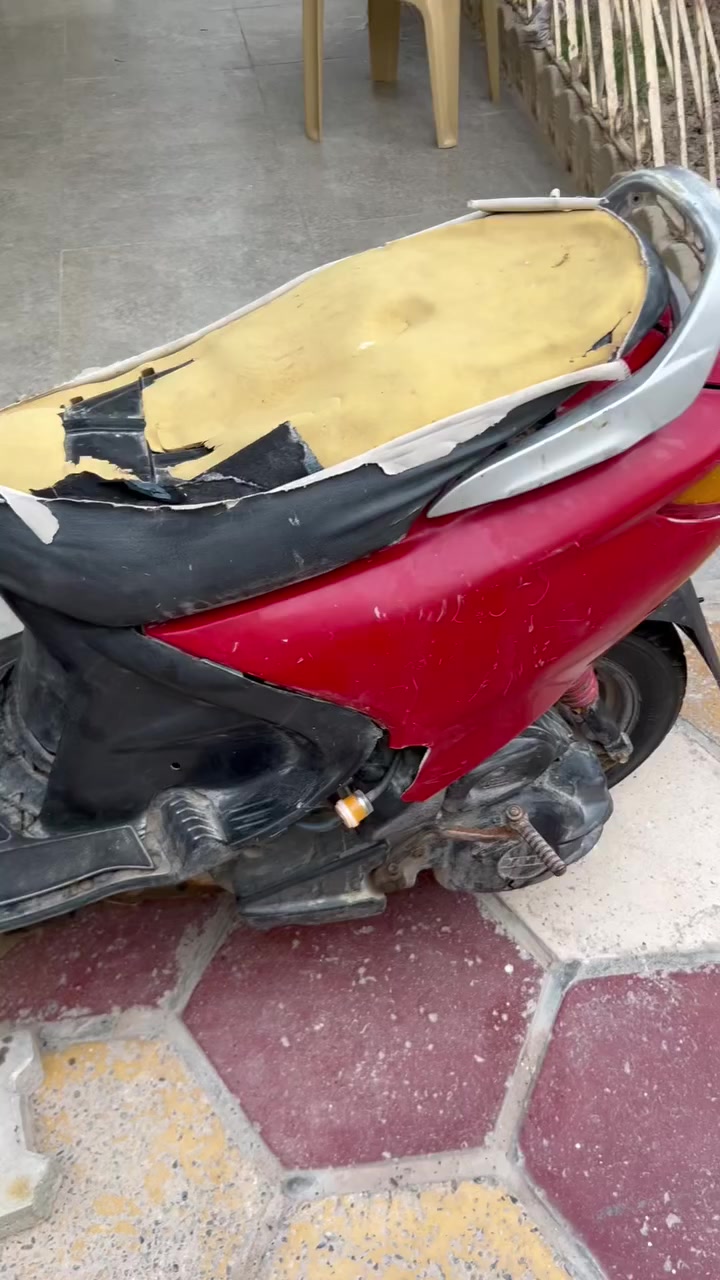 فراشه للبيع محركها حلو شلعه خير من الله تشتغل هندر. مابيها باتري ماعرف الكهربائيات تشتغل او لا  السعر 150

***********
