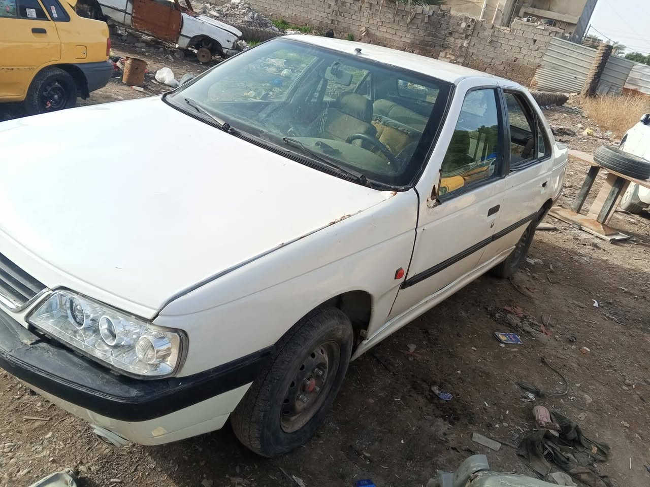 سلام عليكم بيجو روى للبيع. مستعجل سعر مناسب للغاية سياره جديده من كلشي داخل كله شغال كهربائية مكينه كير سياره خير من الله حداديه للبيع مستعجل *********** متواجد وات ساب
