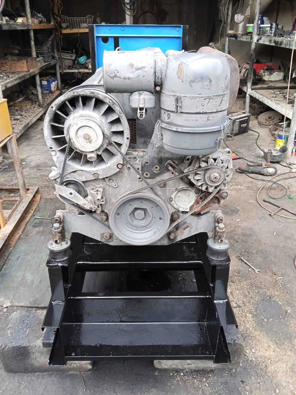 للبيع مولد دويز 912 حجم 4 بستم ألماني ابو صاروخ حلواني حديث توليد 50 كيفي بلادي شغال جاهز مع بورد جدید كهربائيات السعر 28 العنوان فلوجه حي الصناعي للتواصل ***********
