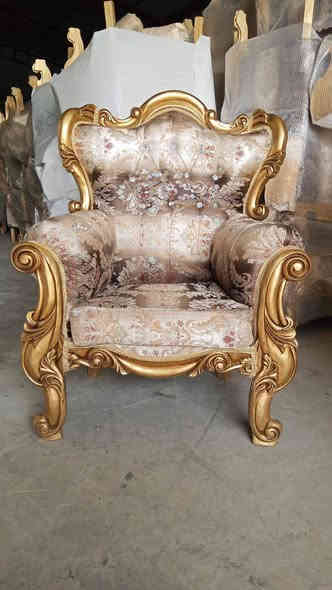 سلام عليكم وفرنالكم تخم الملكي ابو زنجيل يجنن وكاش مرتب 10مقاعد 3طبلات 8كوشات هديه بس 800 والتوصيل مجاني للحجز والستفسار واتساب ***********
