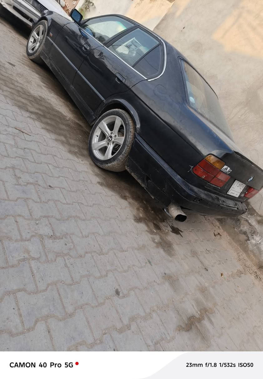 سلام عليكم بي ام 525 للبيع او مراوس سعره 36 بيه مجال رقم نجف تحويل شوكت ماتريد مكينه وكير ديفور جدد مكفول من ضربه عنوان نجف ***********
