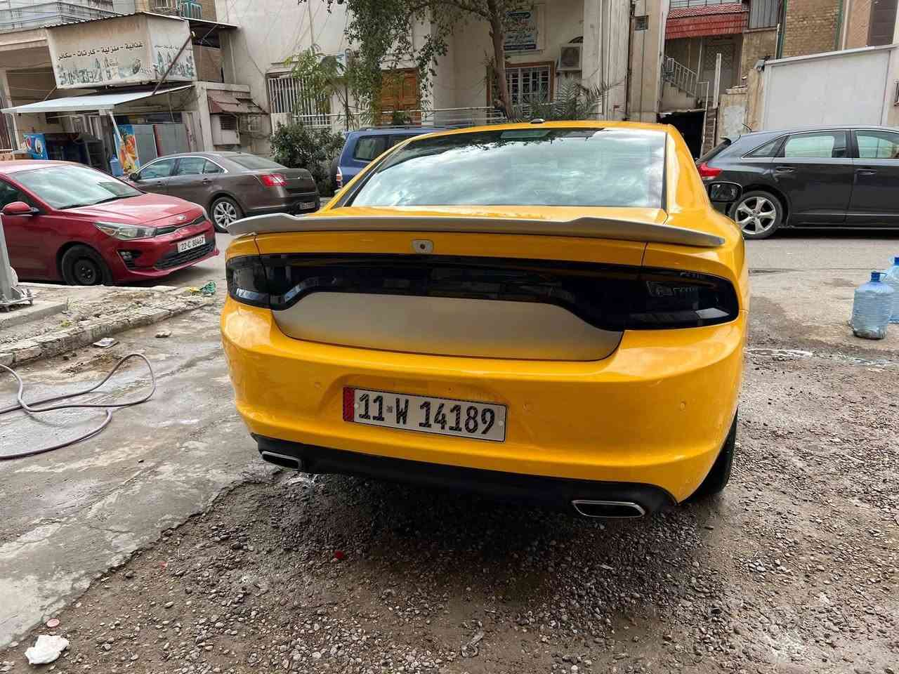 فول عدا الفتحة
تخم تاير جديد 
حدادية جديدة
صبغة جديدة ماصار شهرين من صبغتها 
تبريد ثلج 
السيارة خير من الله ومانقصها شي 
تجي تشوفها وتقتنع
كلشي موضح بلصور لاتخابرني وتگلي شبيها
حتى فديو مصورلك 
السعر208 وبيها مجال بسيط 
للأستفسار الأتصال
***********
