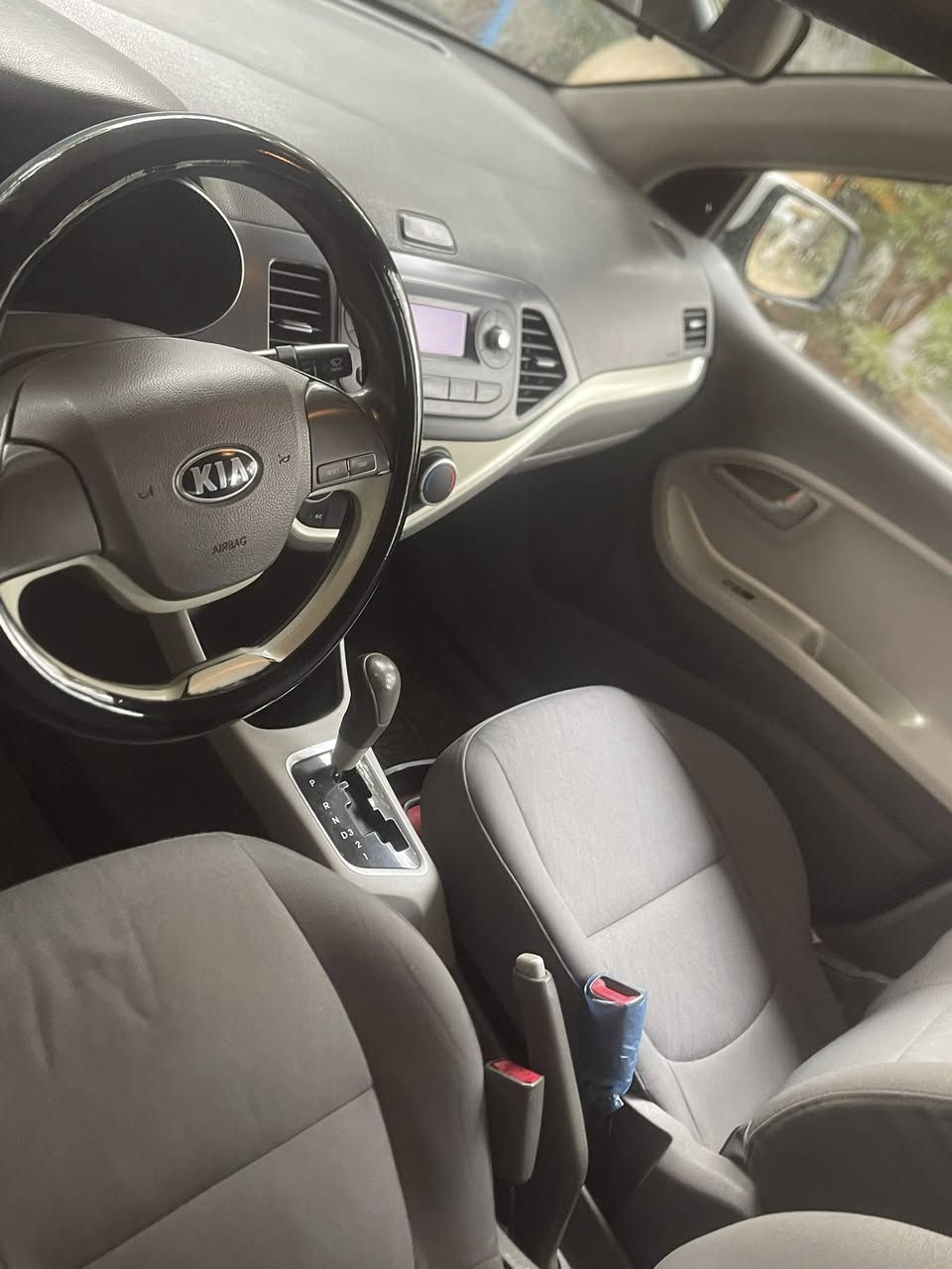 السلام عليكم
للبيع كيا بيكانتو 

موديل 2017 

مال شركه الدوليه 

___________________

🚗🚗🚗

السياره حلوه بيها ملاحضات بسيطه 

بيها صبغ دعاميات 

رقم بغداد الدولي باسمي 

السياره مواصفات عاديه بيها مانع تزحلق مسجل بلادي 

💵سعرها 95$ وبيها مجال بسيط 

مكاني بغداد حي الإعلام 

***********☎️
