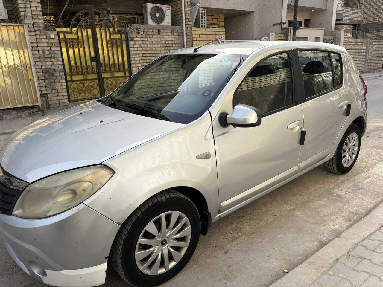 رينو سانديرو 2012
محرك 1600
كير اوتماتيك
ماشيه 94 الف
بيها رشات بسيطه اثر جراد
مكينه وكير كفاله السياره باسمي تحويل ثاني يوم
السعر 55
مكاني بغداد الامين الثانية
***********
