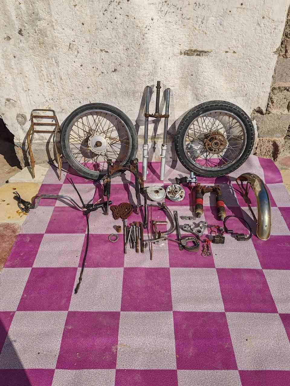 السلام عليكم غراض تعميره كامله للبيع تعال وشد السعر 75 إلف قفل المكان البصره الهارثه ***********
