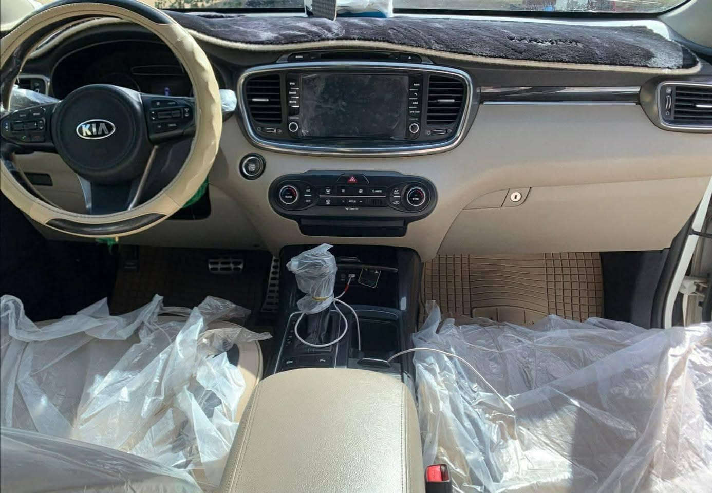 سورنتو 2018 خليجي مكفول
مكينه 6 سلندر  مكينه وكير مكفولات
فول من عده البانوراما
بصمه تشغيل
بصمه ابواب
اشارة ترحيب
كشن كهربائي
كشنات تبريد وتدفه
تبريد ثلج
تخم تاير جديد
حداديه جديده
كامره
شاشه
حساس امامي 
حساسي خلفي
تحكم استيرن
مانع تزحلق
7 راكب
سنويه جديده رقم اربيل
سياره جديده 
مكاني الصويره 
***********
