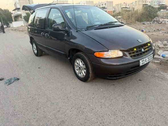 دوج كرفان 7راكب 1996
محرك 6كير اوتو مكفولات 
تبريدثلج صدر امامي خلفي جديد
تخم تاير ويل كب جديده
مكفوله من ضرار صبغ جماليه
سعر49وبيهامجال حك جيه
بغداد*********** بغداد
