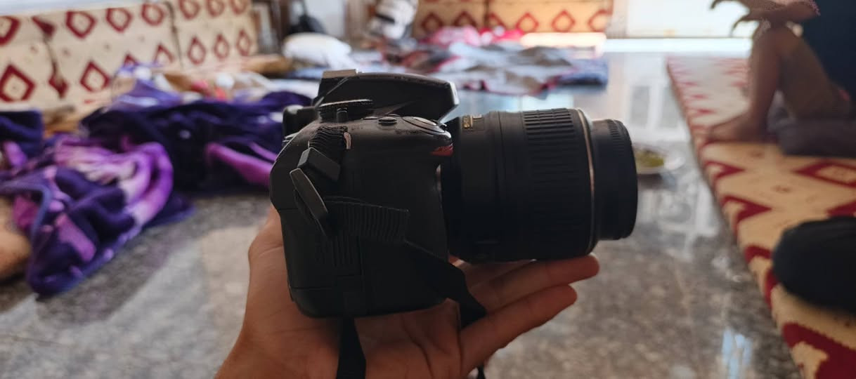 نيكون5100D للبيع  خاص 450 الف وبيها مجال
‏‪***********‬‏
