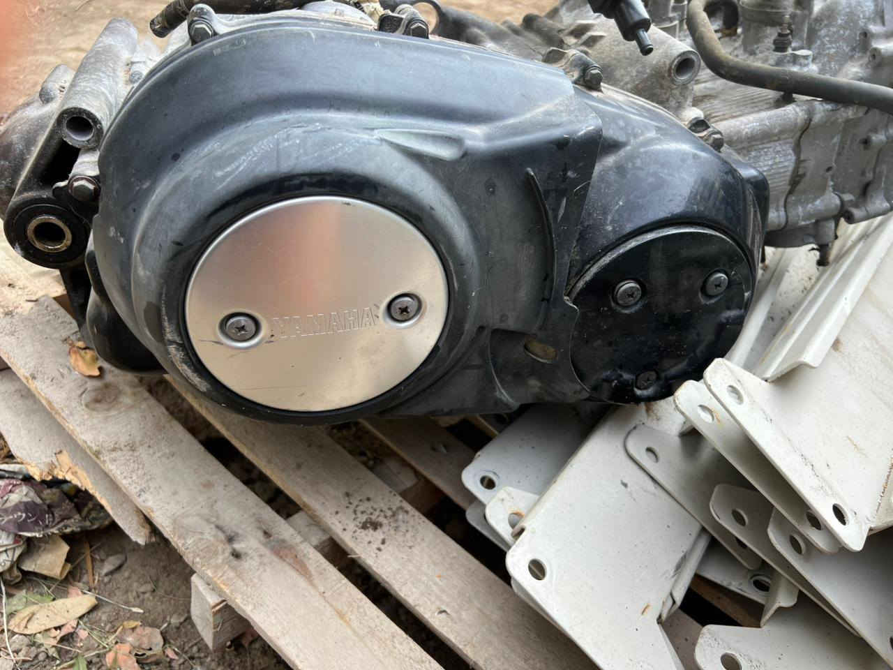 سلام علیکم عمي حديده تيماكس حاويه دزيته من اليابان اليريته يتصل عله اخويه بل عراق سعر 3 ورقات ونص *********** هاذ رقم اخوي بل عراق
