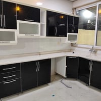 خزانة خشب • فوري • بلا تفاوض