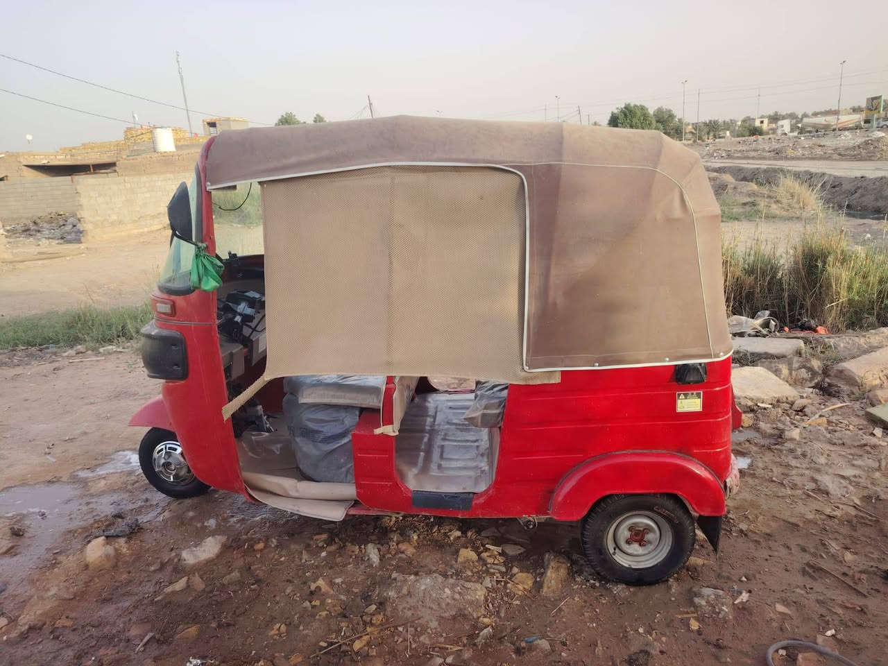 تكتك 18 داخلة ب19 اوراق كاملة التكتك حلوة كلش المحرك مجفت جديد وكلجات جديدة 
السعر 3800 وبيها مجال حق الجيه 
المكان القاسم 
***********
