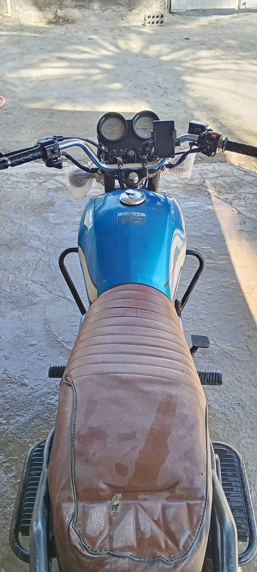 السلام عليكم دراجه للبيع دايون نفخ موديل 23 اوراق اصوليه بس استنساخ دراجه جاهزة من كلشي تايرات جدد كهربائيات كلها شغاله مكينه ما مفتوحه مكينه 200 السعر مليون و100 مكاني حله قضاء المحاويل  اس استفسار هذا الرقم ***********  *********** غير متواجد على الفيس
