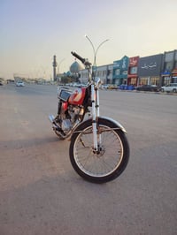 للبيع او مراوس بأوتماتيك فقط شاصي اصولي 7 اوراق  مكينه 24  دراجه جديده...