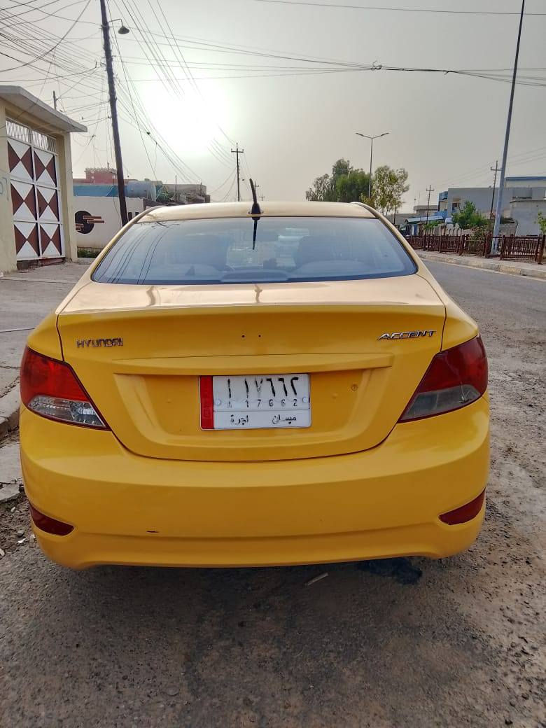 السعر 83
مكان السياره موصل باسمي 
بيه باب خلف السائق مبدل اصلي وبيه جاملغ امامي بدون دواخل كفالة عامة كير ومحرك شرط 
***********
