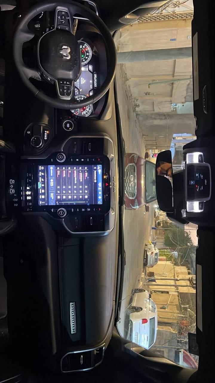 السلام عليكم رام 2025
فئة BIG HORN
محرك 6 سلندر 3.6 تنفس طبيعي
فول مواصفات ما عدا الفتحة 
ماشية 20 الف كيلومتر
رقم بصرة كتاب شهداء 
حادثها بنيد والجاملغ بارد 
السيارة جديدة بحالة الوكالة

مواصفاتها:  
رادار
تشغيل عند بعد 
حساسات امامية وخلفية
نقط عمياء 
مثبت سرعة
تحديد مسار
تنبيه خروج عن المسار
شحن التلفون لاسلكي
 شاشة كبيرة 
كشن كهربائي 
كشنات تدفئة 
ستيرن تدفئة 

السعر :335$

للتواصل:***********
