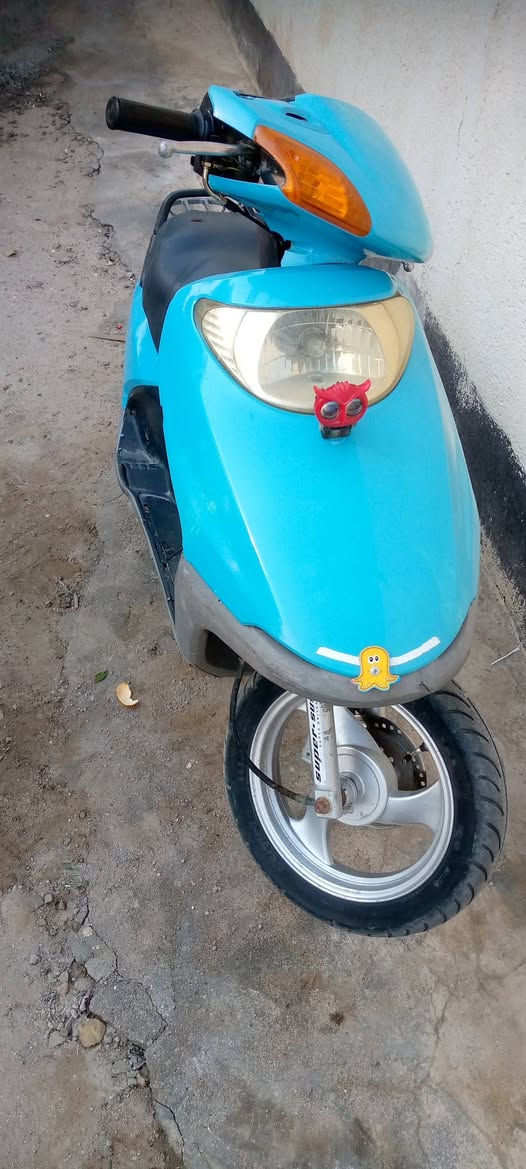 دراجه للبيع سبيسي جاهزه السعر 200 وبيه مجال مكان بوابه جديده الناصريه رقم الهاتف ***********
