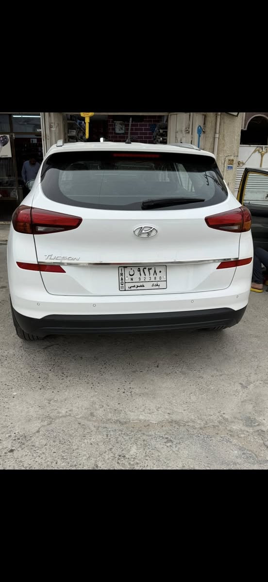 السلام عليكم توسان 2020 رقم بغداد ب اسمي
 مكفوله عدا بارد بلباب صغير
 ماشيه 92 
كشنات جلد بصمه 
داخل صاج وباقي مواصفات معروفه 
تايرات جدد صدر جديد ممفتوح ابد مال شركه فقط شمعات مبدل
السعر 210 وبيها مجال 
مكانها بلديات تقاطع المصرف 
***********
