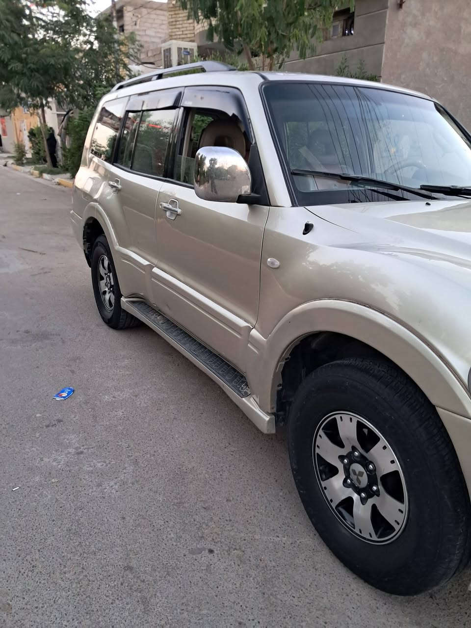 للبيع باجيرو موديل ٢٠٠٤ مكينه وكير نضاف عل فحص مكينه ٣٠٠٠ مرغوب مصبوغة جماليه اثر جرادوشخوط فقط تخم تاير جديد صدر جديد امامي خلفي تبريد شغال ثلج تتفئة شغاله تحكم كشنات تنته صقف شاشه تحكم مري سياره جاهزه ماكو اي نقص تجي وشوف قتصاديه بل بانزين شراي يخابر حي النصر بغداد ***********شرط التحويل مابيع قصد ولا اراوس

