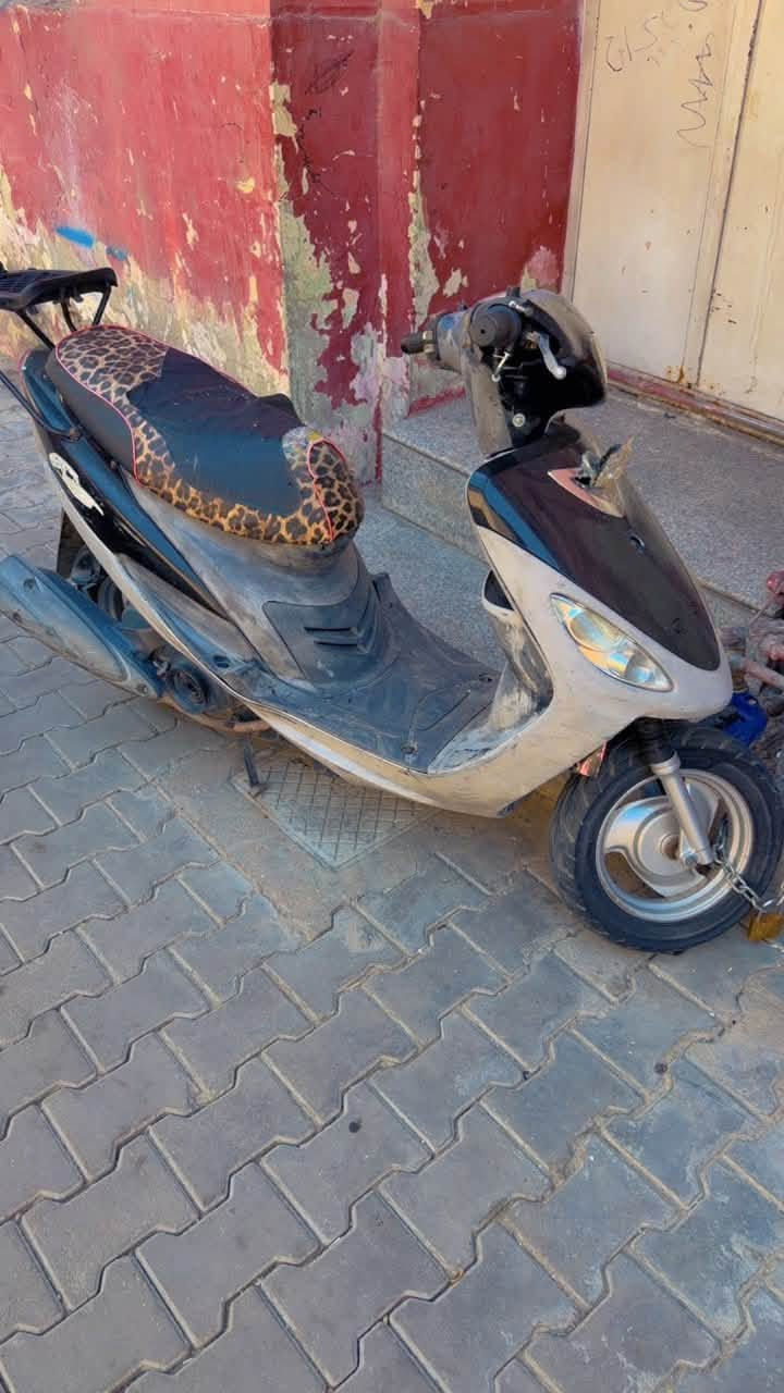سلام عليكم
ماكس منغولي للبيع كامله سلف هندر كهربائيات كاملة 
محرك مامفتوح ابد ماوصله سبانه يمه
تخم تاير جديد 

كله شغال كل نقص ما بيها ختم واحد نضيفه كلش 

سعر 475 بيها مجال حك الجيه فقط

عنوان بغداد الكسرة او الاعظمية 
يتصل / ***********
***********
