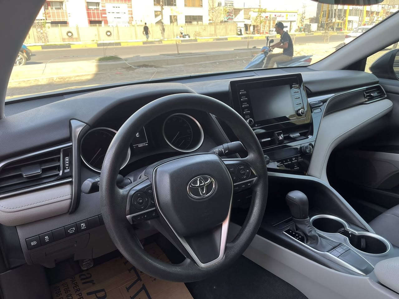 السلام عليكم ورحمة الله وبركاته

تويوتا كامري موديل 2023 وارد امريكي ماشيه 44 الف ميل محرك 2500 بانزين فقط مرقم بغداد باسمي حره تحويل ثاني يوم حادثه تقرير امطار شرط كفاله شغاله من امريكا وبيه قطعتين كلير من امريكا بدون ضربه بدون معجون السعر 175 ورقه وبي مجال للاتصال *********** مكاني بغداد
