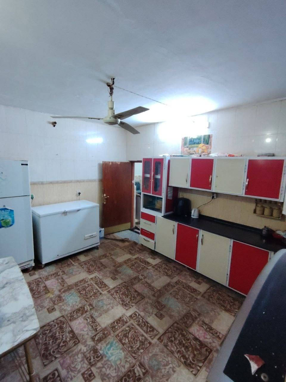 سلام عليكم
بيت للبيع حي الزهراء مقابيل المعهد الفني 

مساحه البيت 200م طابو صرف بناء درجه اولى

 البيت طابقين يحتوي ع 

ستقبال طابق الاول 

صاله ثنين طابق الاول والثاني 

غرف خمسه طابق الاول ثنين الطابق الثاني ٣غرف 

مطبخ + صحيات طابق اول + صحيات طابق ثاني 

+صحيات خارجيه 

السعر خاص 

للاستفسار ***********
