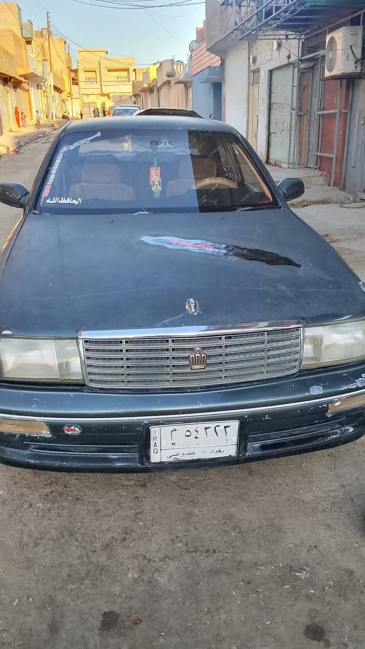 السلام عليكم اخوان عدنه هاي السيارا البيع بطه محرك 3000 كير محرك جديد طخم تايات جداد  جامات كهرب موديل 1992 بيها صبغ مكانات السعر 38 أو بي مجال مكان موصل 🫡 ***********
